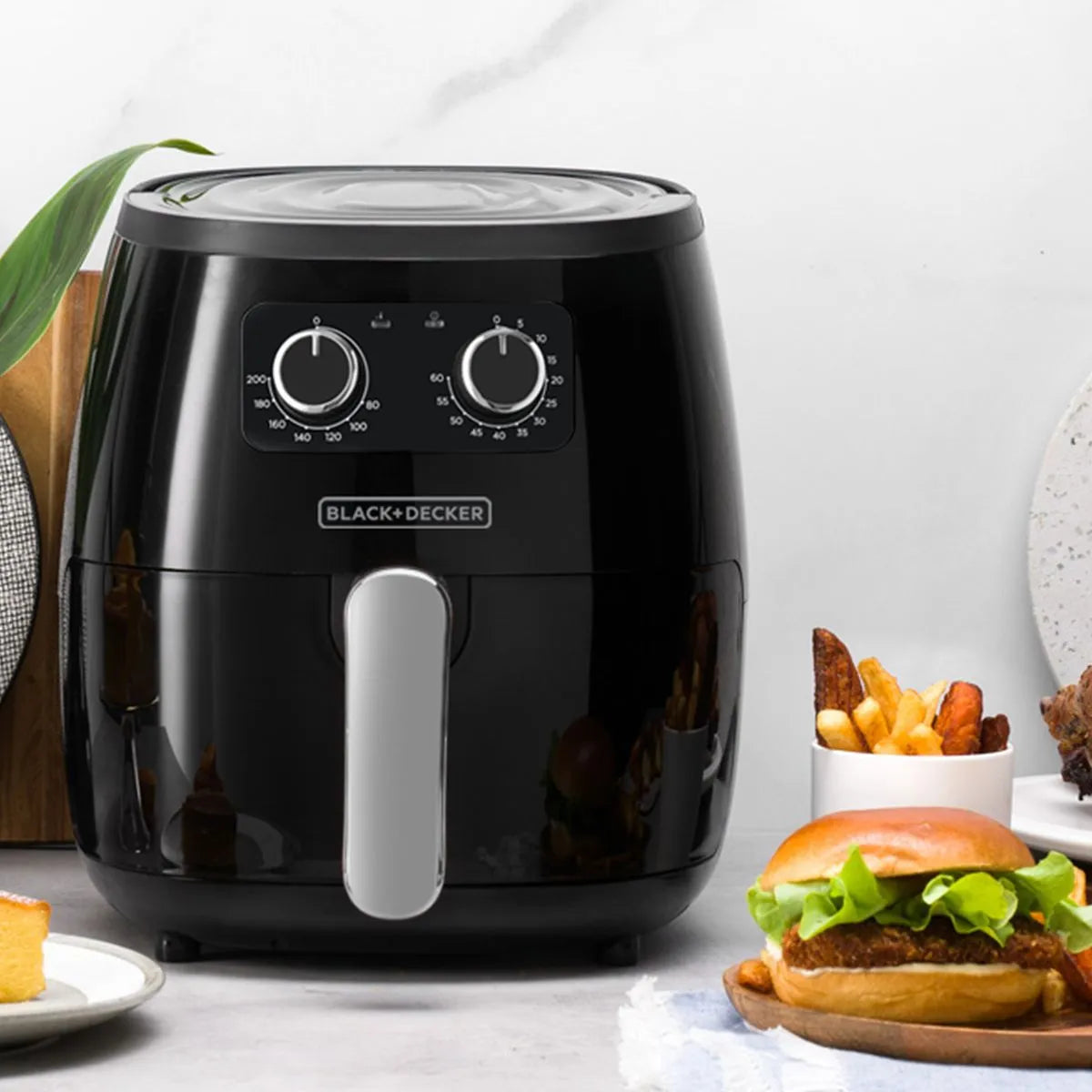 Freidora de Aire Black &amp; Decker HF5055B | 5.7 Litros | Color Negro