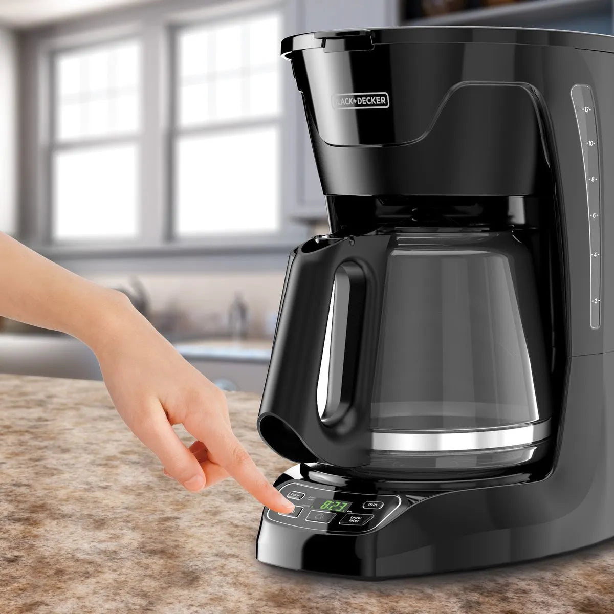 Cafetera Black & Decker 12 Tazas Programable CM1110B | 12 Tazas | Programable