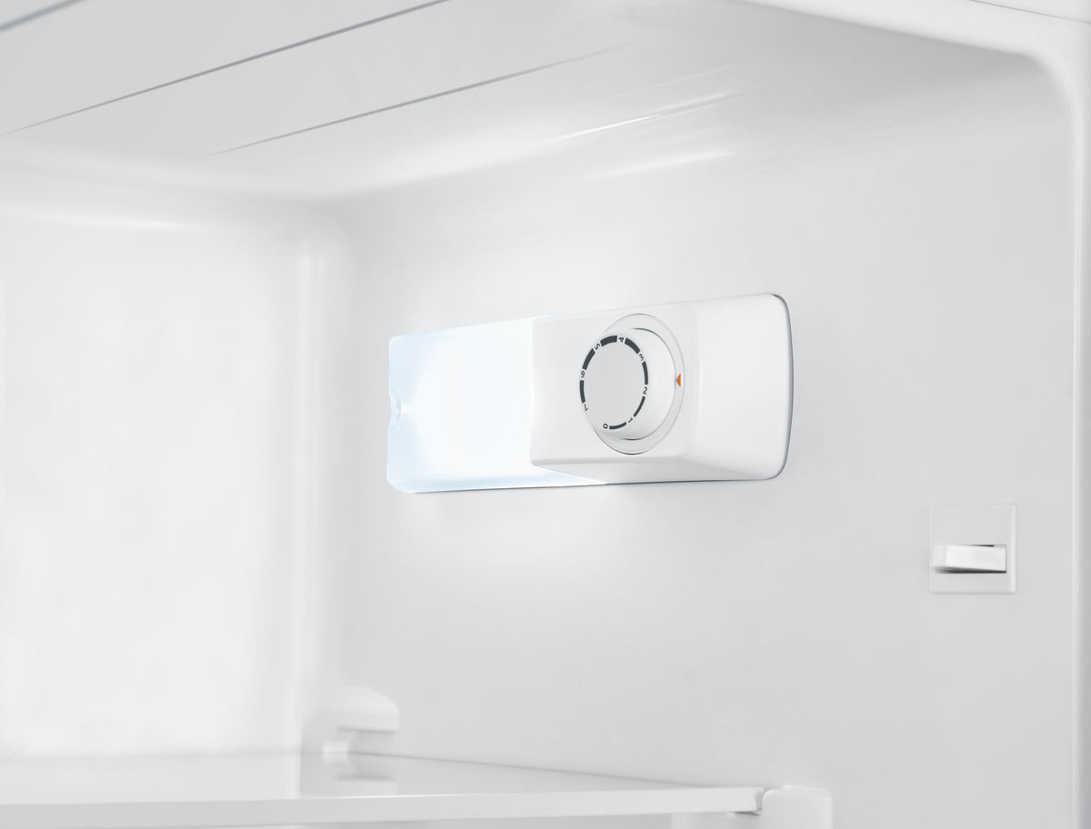 Refrigeradora Hisense RT55D6AAE | 5.5 Pies Cúbicos | Top Mount