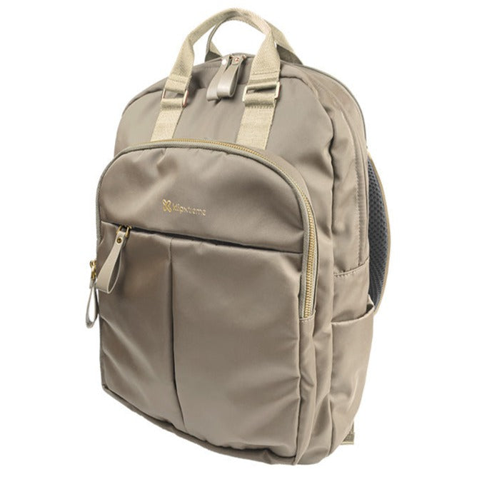 Dos mochilas militares totalmente diferentes con pertenencias Dos mochilas militares totalmente diferentes con pertenencias