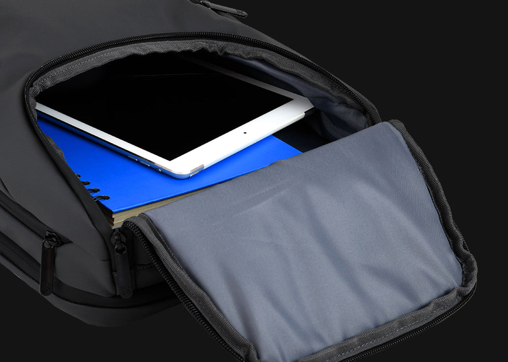 Klip Xtreme Evergo | Mochila para Laptops hasta 15.6" | Puerto de Carga USB