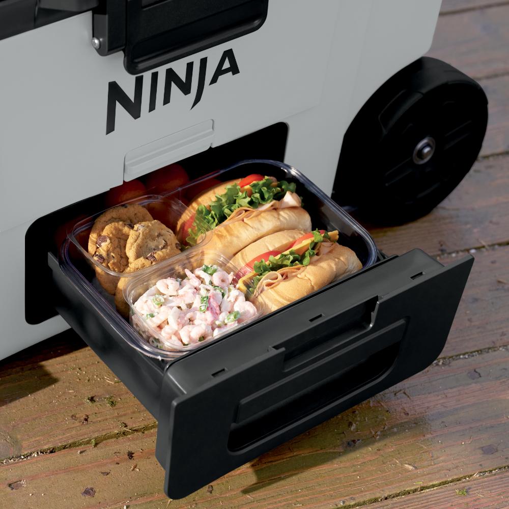 Cooler Ninja FrostVault 45QT FB245WH | Con Ruedas | Cold Dry Zone