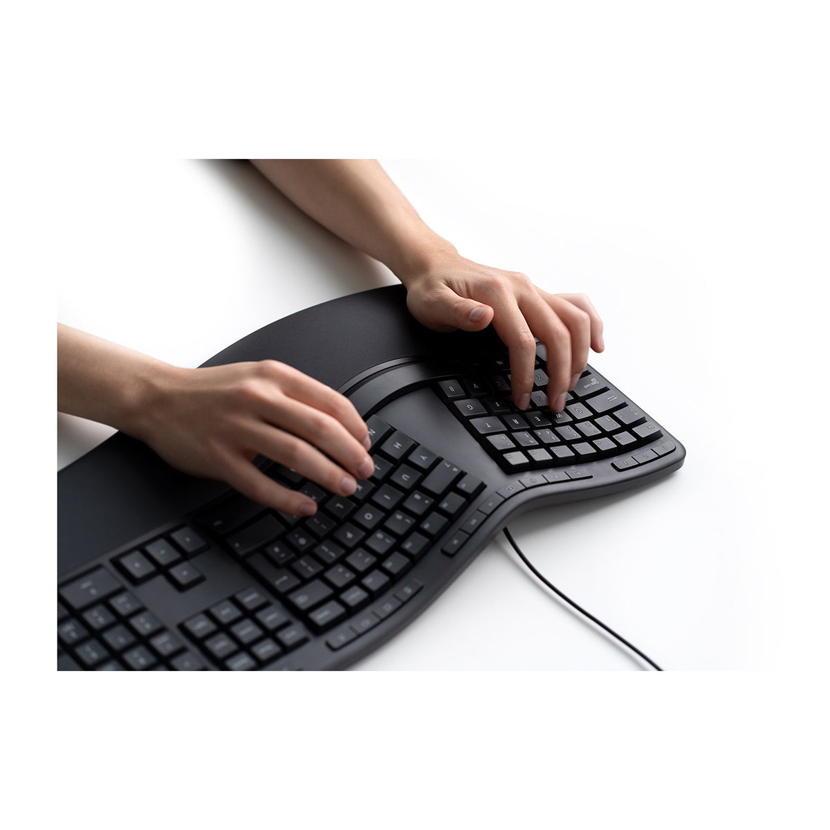 Teclado y Mouse Microsoft Ergonomic Desktop RJU 00003 Dise o
